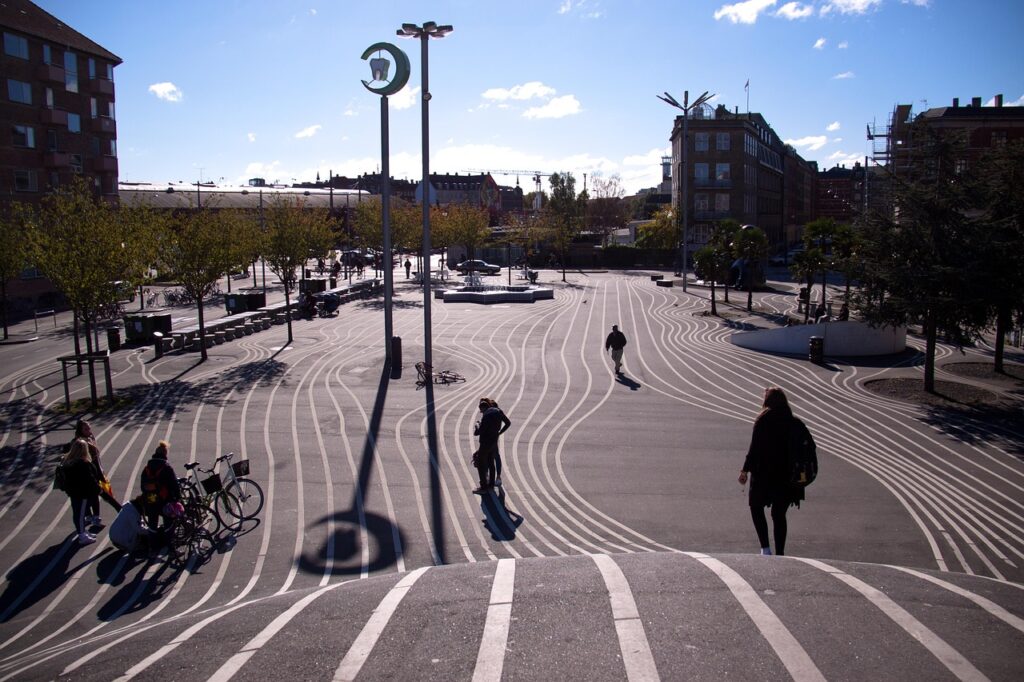 Fra romantik til rebel: Hjerteøreringe i moderne mode